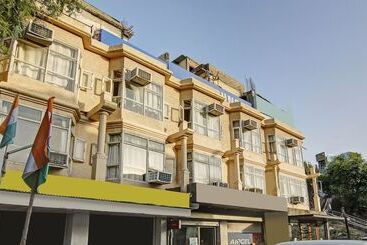 Itsy Hotels Amrita Raghunath Bazaar Jammu
