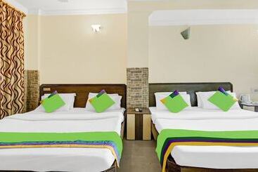Itsy Hotels Amrita Raghunath Bazaar Jammu