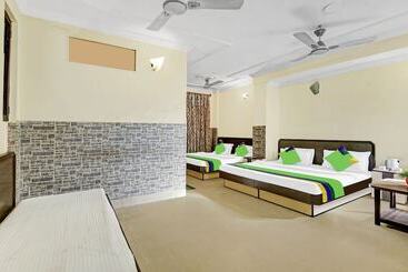Itsy Hotels Amrita Raghunath Bazaar Jammu