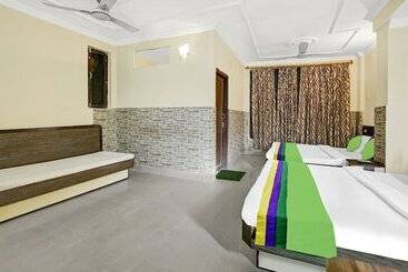 Itsy Hotels Amrita Raghunath Bazaar Jammu