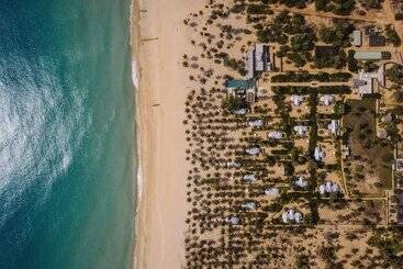 هتل Karpaha Sands