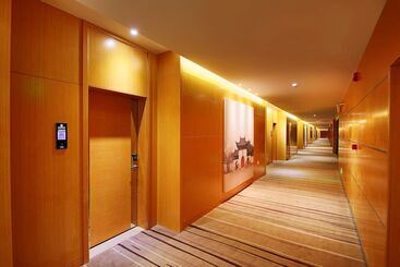 هتل New Beacon Airport International