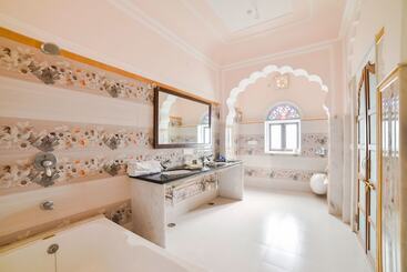هتل Saba Haveli