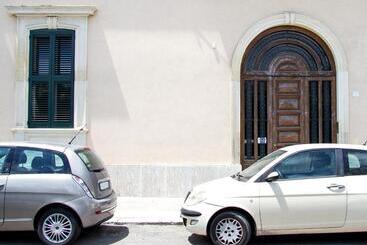 تختخواب و صبحانه La Bella Lecce Rooms