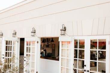 تختخواب و صبحانه La Villa De Adelina