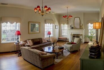 تختخواب و صبحانه La Villa De Adelina