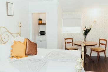 تختخواب و صبحانه La Villa De Adelina