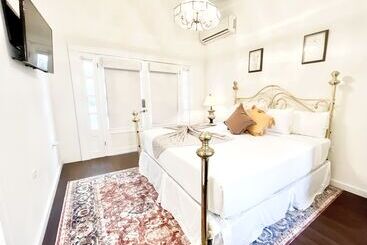 تختخواب و صبحانه La Villa De Adelina