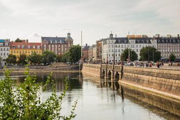 هتل Citizenm Copenhagen Radhuspladsen