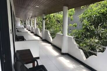 هتل Golden Beach Inn