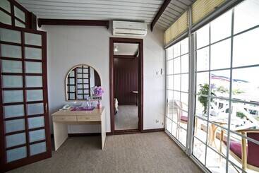 酒店 Lighthouse