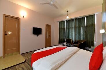 هتل Nishita Resorts By Oyo Rooms