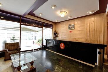 هتل Nishita Resorts By Oyo Rooms