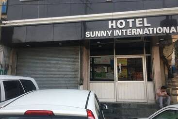 هتل Sunny International