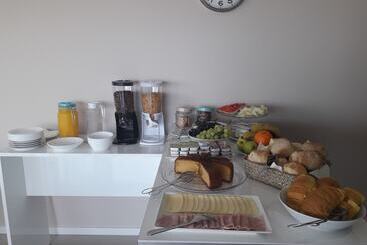 پانسیون Cmb Guesthouse