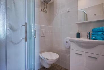 Top Center Rooms & Studio