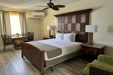 Bolongo Bay Beach Resort