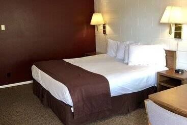 Four Winds Motel