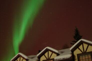 هتل 7 Gables Inn & Suites