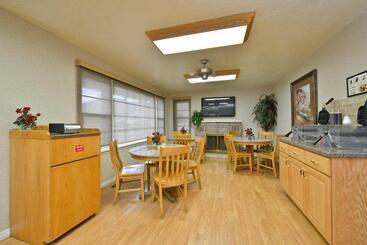 هتل Abbey Inn Cedar City