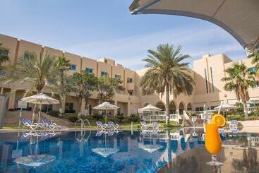 Metropolitan Al Mafraq Hotel