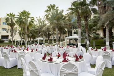 Metropolitan Al Mafraq Hotel