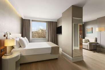 هتل Ramada Istanbul Grand Bazaar