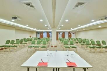 酒店 Ramada By Wyndham İstanbul Taksim