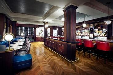 هتل The Adelphi