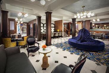 هتل The Adelphi