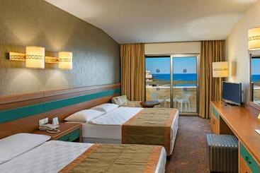 هتل özkaymak İncekum Resort