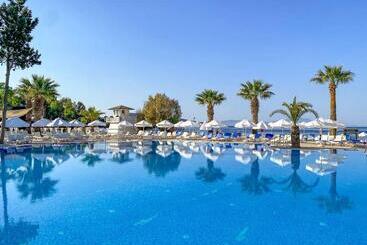 استراحتگاه Labranda Tmt Bodrum