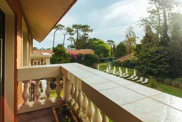 استراحتگاه Barradas Parque Hotel & Spa