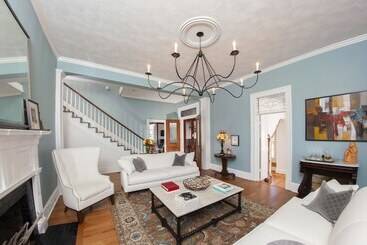 The Aerie Bed And Breakfast