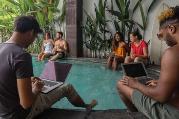 Draper Startup House For Entrepreneurs   Hostel