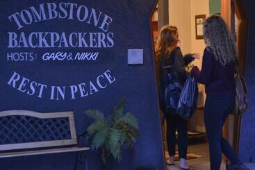 هاستل Tombstone Motel, Lodge & Backpackers
