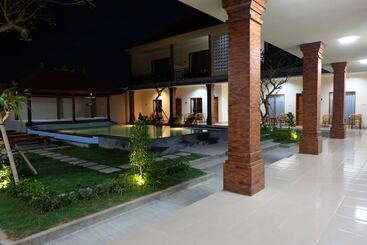 پانسیون Tom S Inn Pecatu