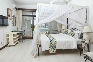 Tamarind Village Apartments