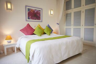 Tamarind Village Apartments