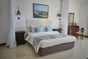 Tamarind Village Apartments