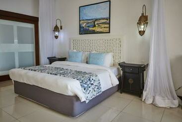 Tamarind Village Apartments