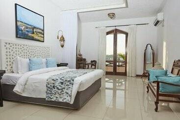 Tamarind Village Apartments