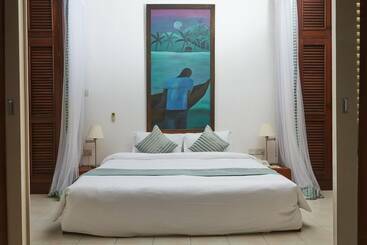 Tamarind Village Apartments