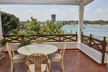 Tamarind Village Apartments
