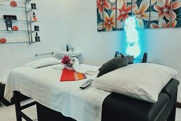 Tamarind Village Apartments