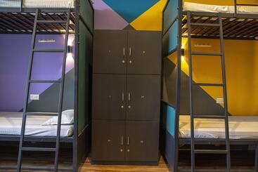 Empire Royale Hotel Hostel