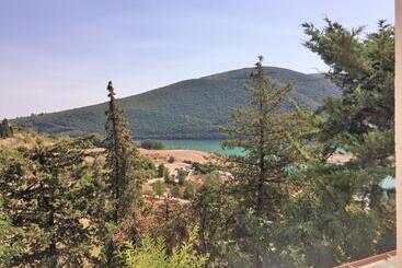 Colle Sul Lago