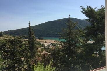 Colle Sul Lago