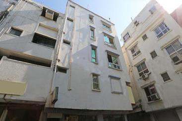 فندق Arya Palace