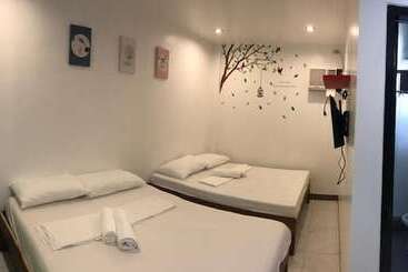 هتل Seabreeze Beach Lodge